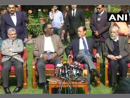 ആരെ ഇംപീച്ച് ചെയ്യും, വാര്‍ത്താസമ്മേളനം നടത്തിയ ജഡ്ജിമാര്‍ക്കെതിരേ നടപടിയുണ്ടാകുമോ?