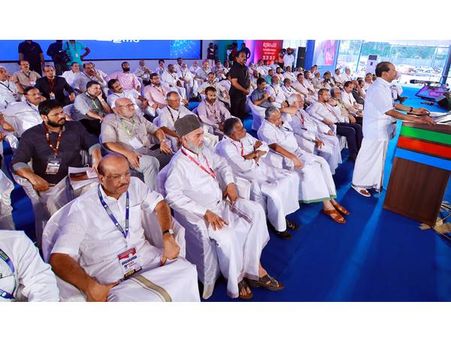 രാജ്യം പുരോഗതിയിലേക്ക് നീങ്ങുമ്പോള്‍ കൂടെ സഞ്ചരിക്കാന്‍ സാധിക്കണം: എംഎ യൂസുഫലി