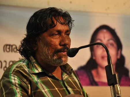 ബുദ്ധമതക്കാരെ ഓടിക്കാൻ തെറിപ്പാട്ട് പാടിയത് പോലെ.. ആർഎസ്എസ് ആക്രമണം ആസൂത്രിതമെന്ന് കുരീപ്പുഴ