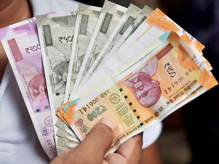 ഒമാനില്‍ നിന്ന് പണമയക്കുമ്പോള്‍ ഉറവിടം വ്യക്തമാക്കണമെന്ന് പുതിയ നിയമം