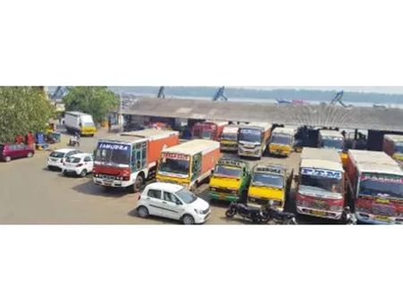 മത്സ്യബന്ധന ബോട്ടുകളുടെ സമരം തുടരുന്നു; തീരത്ത് പ്രതിസന്ധി രൂക്ഷം