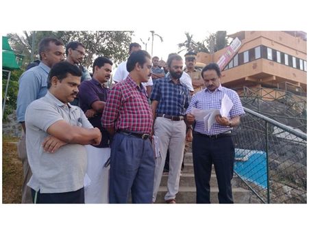 കലക്റ്റര്‍ക്കെതിരെ പരിസ്ഥിതി പ്രവര്‍ത്തകര്‍ ഹൈക്കോടതിയില്‍; പിവി അന്‍വര്‍ എംഎല്‍എയുടെ ഭൂമിയില്‍ കലക്റ്ററുടെ മിന്നല്‍ സന്ദര്‍ശനം