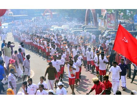 സിപിഎം സംസ്ഥാന സമ്മേളന ദീപശിഖ ജാഥയിലേക്ക് മലപ്പുറത്തെ ഒമ്പത് രക്തസാക്ഷി സ്മൃതി കുടീരങ്ങളില്‍ നിന്നും ഉപദീപശിഖകള്‍ എത്തി