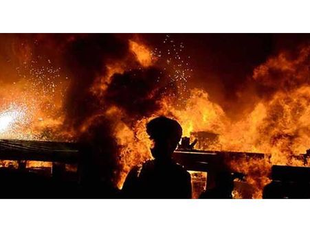 ഷാര്‍ജ അഗ്നിശമന സേനയില്‍ ഇനി മുതല്‍ വനിതകളും; അറബ് മേഖലയില്‍ ഇതാദ്യം