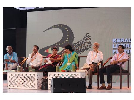 ലിറ്ററേച്ചര്‍ ഫെസ്റ്റിവല്‍ ആരുടെയും കുത്തകയല്ല, കേന്ദ്രം 20 ലക്ഷം തന്നിട്ടുണ്ടെന്ന് കണ്ണന്താനം, പ്രസ്താവന കാര്യം മനസിലാക്കാതെയെന്ന് സച്ചിദാനന്ദന്‍