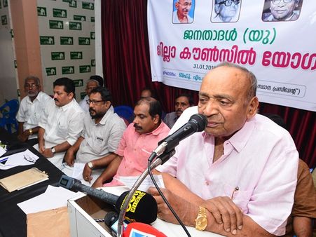 മുസ്ലിംലീഗിനെ വെല്ലുവിളിച്ച് എംപി വീരേന്ദ്രകുമാര്‍, കുറ്റ്യാടിയില്‍ ഇനി ലീഗ് ജയിച്ചാല്‍ താന്‍ പാര്‍ട്ടി അധ്യക്ഷ സ്ഥാനം രാജി വെക്കുമെന്ന് എംപി വീരേന്ദ്രകുമാര്‍