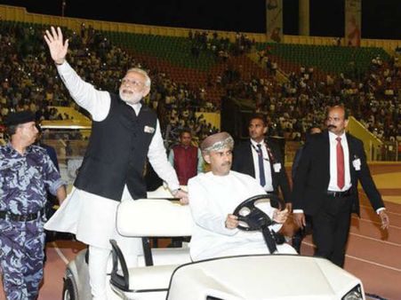 ഒമാനില്‍ മോദി കത്തിക്കയറി; ആളില്ലാ കസേരകള്‍ സാക്ഷി!! മുട്ടന്‍ പണി കൊടുത്ത് കോണ്‍ഗ്രസും സിപിഎമ്മും