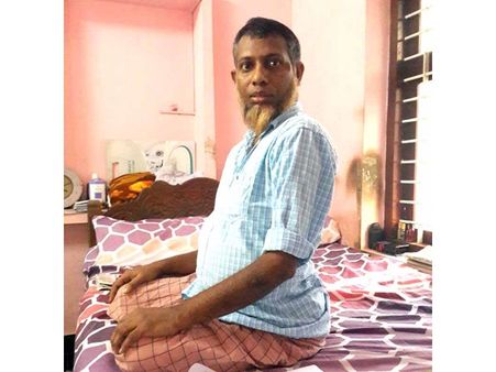 ശരീരം നിവര്‍ത്താന്‍ പോലും കഴിയാതെ പിതാവും രണ്ടു മക്കളും അപൂര്‍വ്വ രോഗത്തിന്റെ പിടിയില്‍