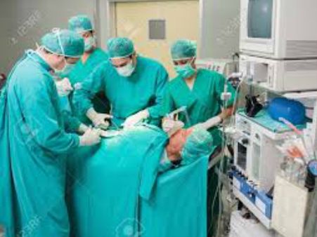 കടുത്ത വയറുവേദന.. സ്കാന്‍ ചെയ്ത ഡോക്ടര്‍ ഞെട്ടി... യുവതിയുടെ വയറ്റില്‍ നിന്ന് കണ്ടെത്തിയത്