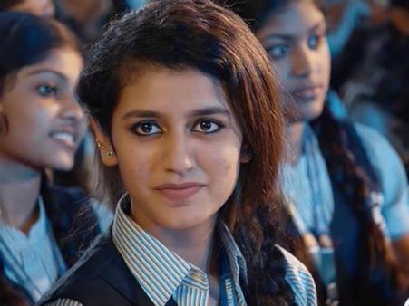 ഒരു അഡാര്‍ ലവിന് ആശ്വാസം; പ്രിയാ വാര്യര്‍ക്ക് ധൈര്യത്തില്‍ കണ്ണിറുക്കാം!! സുപ്രീംകോടതി ഇടപെട്ടു