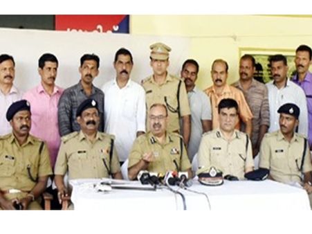 സുബൈദ വധക്കേസ്, ജാനകി വധക്കേസ്: പ്രതികളെ കൂട്ടിലാക്കിയ ജില്ലയിലെ പോലീസിന് അഭിനന്ദന പ്രവാഹം