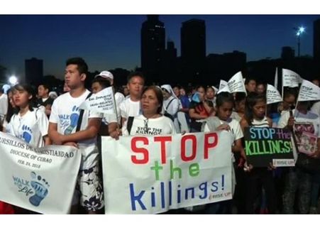 ഭരണകൂട കൊലപാതകങ്ങള്‍ക്കെതിരേ ഫിലിപ്പീന്‍സില്‍ ആയിരങ്ങളുടെ പുലര്‍ക്കാല റാലി; നേതൃത്വം നല്‍കിയത് കത്തോലിക്ക പുരോഹിതന്‍