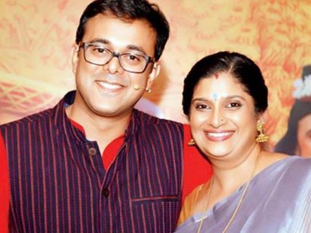 നടന്റെ ഭാര്യയുടെ മുന്നിൽവെച്ച് സ്വയംഭോഗം ചെയ്തു; പ്രതിയെ കണ്ടെത്താൻ സഹായം ആവശ്യപ്പെട്ട് താരങ്ങൾ!