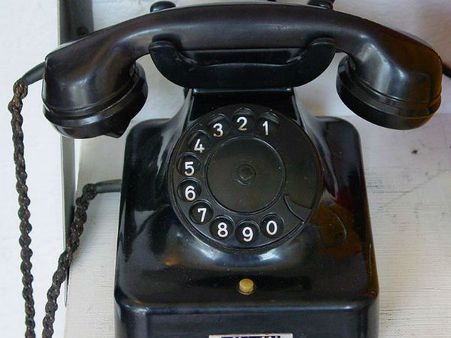 കേബിള്‍ ടിവിക്കൊപ്പം സൗജന്യ ലാന്‍ഡ് ഫോണും വരുന്നു; ബിഎസ്എന്‍എല്‍ തകരും