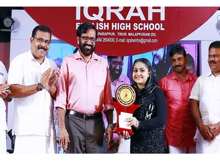 രാജ്യത്തെ പ്രശസ്ത ഗായകരെപ്പോലും വിസ്മയിപ്പിച്ച മലപ്പുറത്തിന്റെ കൊച്ചു ഗായിക യുംനക്ക് സ്വന്തം സ്‌കൂളിന്റെ ആദരം