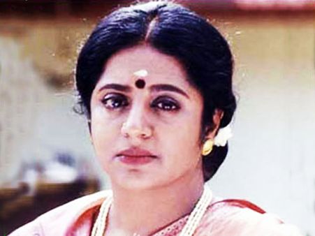 ആദായ നികുതി കുടിശ്ശിക 45 ലക്ഷം രൂപ.. ലേലത്തിന് വെച്ച നടി ശ്രീവിദ്യയുടെ ഫ്ലാറ്റ് വാങ്ങാൻ ആളില്ല