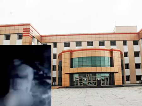 മദ്യവും ഭാംഗും കുടിച്ച് പൂസായി! മലയാളി വിദ്യാർത്ഥി അർദ്ധനഗ്നനായി പെണ്‍കുട്ടികളുടെ ഹോസ്റ്റലിൽ...