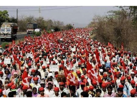 അവർ കർഷകരല്ല; ഭൂരിഭാഗവും ആദിവാസികൾ, ലോങ് മാർച്ചിനെ അപമാനിച്ച് മുഖ്യമന്ത്രി, മാവോയിസ്റ്റുകളെന്ന് പൂനം