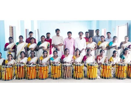 മലപ്പുറത്തെ 21 വീട്ടമ്മമാര്‍ ചെണ്ടമേളത്തില്‍ അരങ്ങേറ്റം കുറിച്ചു