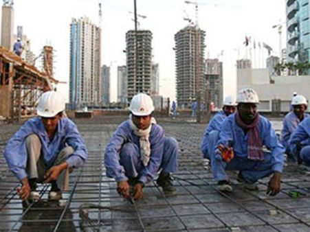 ഒരു വര്‍ഷത്തിനിടെ മാറ്റി നിയമിച്ചത് അഞ്ച് എഇമാരെ; പദ്ധതികള്‍ പലതും പാതിവഴിയില്‍, എക്‌സിക്യുട്ടീവ് എഞ്ചിനീയറെ ഉപരോധിച്ചു