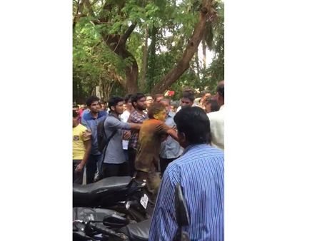 ഹോളി ആഘോഷത്തെ തുടര്‍ന്ന് വിദ്യാര്‍ഥികളെ അധ്യാപകര്‍ മര്‍ദിച്ച സംഭവം; അന്വേഷണ കമ്മിഷനെ നിയോഗിച്ചു