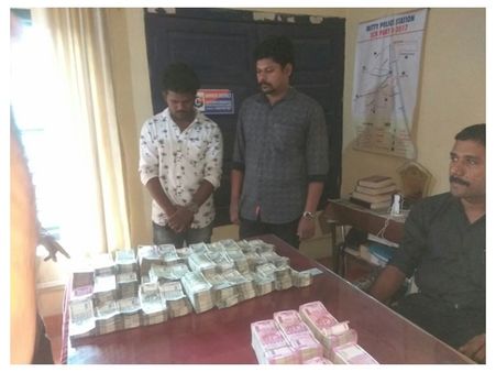 ഒരു കോടി രൂപയുടെ കുഴൽപണവുമായി കണ്ണൂർ ഇരിട്ടിയിൽ രണ്ട് പേർ പിടിയിൽ