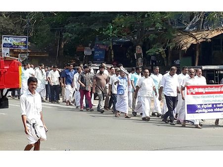 മന്ത്രി ജലീലിന്റെ വീട്ടിലേക്ക് ദേശീയപാത ആക്ഷന്‍ കൗണ്‍സില്‍ പ്രതിഷേധ മാര്‍ച്ച്