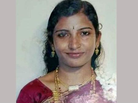 ആറ് മാസം പ്രായമുള്ള കുഞ്ഞിനെ ഭർത്താവിന് നൽകി വീട്ടമ്മ കായലിൽ ചാടി ജീവനൊടുക്കി! സംഭവം കൊച്ചിയിൽ...