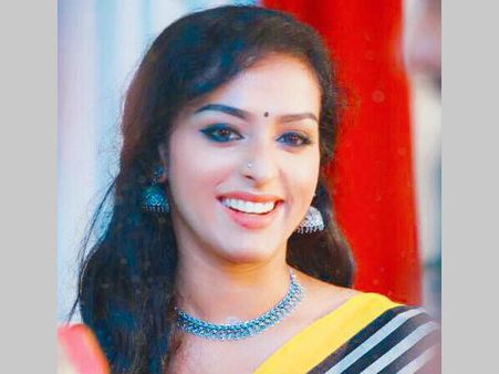 കലാതിലക പട്ടം നഷ്ടമായി! സീരിയൽ നടി മഹാലക്ഷ്മി ഹൈക്കോടതിയിൽ, സർവകലാശാല വിശദീകരണം നൽകണം....