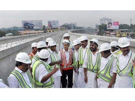 മെട്രൊ: കേന്ദ്രാനുമതിക്കായി കാത്തുനില്‍ക്കാതെ സംസ്ഥാനം തുടങ്ങണം, യുഡിഎഫ് പ്രക്ഷോഭത്തിന്