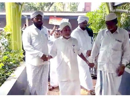 സുന്നി ഐക്യം യാഥാര്‍ഥ്യമാകുന്നു, തര്‍ക്കത്തെ തുടര്‍ന്ന് അടച്ച് പൂട്ടിയ മുടിക്കോട് പള്ളിയില്‍ ആറ് മാസത്തിന്‌ശേഷം ഇന്ന് ജുമുഅ നമസ്‌ക്കാരം