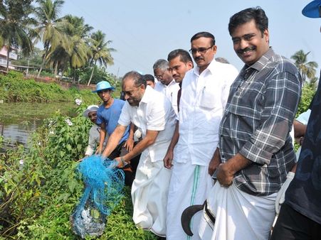 തിരൂര്‍, പൊന്നാനി പുഴയില്‍ മാലിന്യം തള്ളുന്നത് രാജ്യദ്രോഹ കുറ്റമെന്ന് എംഎല്‍എ