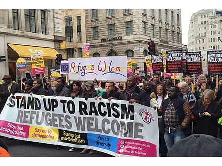 വംശീയവാദത്തിനെതിരേ എഴുന്നേറ്റു നില്‍ക്കൂ; ബ്രിട്ടനില്‍ പടുകൂറ്റന്‍ റാലി