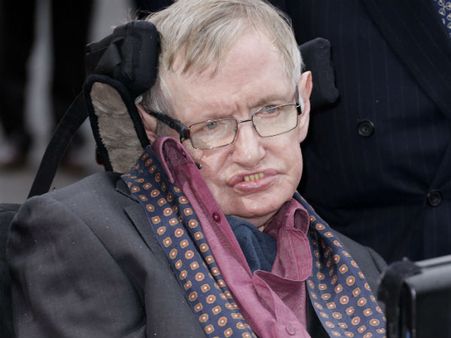 വിസ്മയിപ്പിക്കുന്ന ഐക്യൂ ലെവൽ... സ്റ്റീഫന്‍ ഹോക്കിങ്ങിന്റെ പ്രത്യേകതകൾ ഇതൊക്കെയായിരുന്നു!!