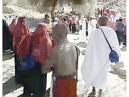 വിശ്വാസികളുടെ അതിഭക്തി; തായിഫിലെ നാല് തീര്‍ഥാടന കേന്ദ്രങ്ങള്‍ സൗദി തകര്‍ത്തു