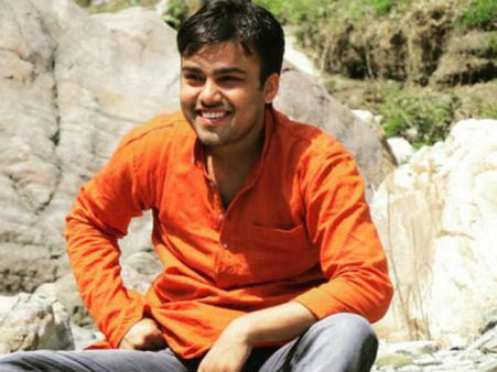 മുസ്ലീം വിരുദ്ധത... ടാക്സി റദ്ദാക്കല്‍, വിഎച്പി നേതാവിനെ ഫോളോ ചെയ്യുന്നത് ബിജെപി മന്ത്രിമാര്‍!!