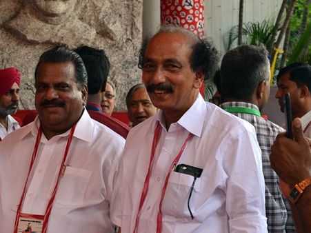 കരട് രാഷ്ട്രീയ അടവുനയം; കേരള പ്രതിനിധി സംഘത്തില്‍ വിള്ളല്‍, കാരാട്ടിനെ വെട്ടാന്‍ വിഎസും ഐസക്കും