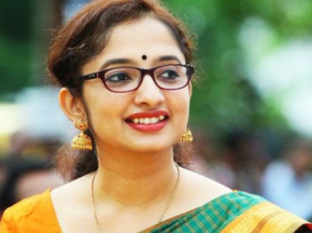 ദിവ്യ എസ് അയ്യര്‍ പെട്ടു; കൈമാറിയത് സര്‍ക്കാര്‍ ഭൂമി തന്നെ!! ഒരു കോടി വിലമതിക്കുന്ന ഭൂമി