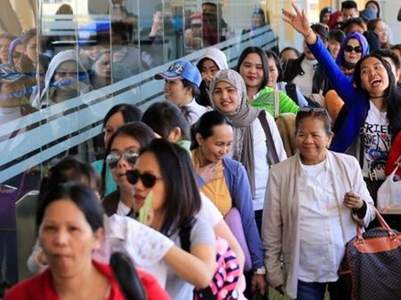ഒളിച്ചോടിയ വീട്ടുജോലിക്കാരെ സംരക്ഷിച്ചതായി പരാതി; ഫിലിപ്പീന്‍സ് അംബാസഡറെ കുവൈത്ത് പുറത്താക്കി