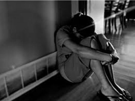 മകളെ വര്‍ഷങ്ങളോളം മുറിയിലിട്ട് പൂട്ടി മാതാവും സഹോദരങ്ങളും; ഒടുവില്‍ രക്ഷകയായി ഇളയ സഹോദരി