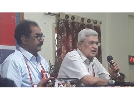 സിപിഎം പാർട്ടി കോൺഗ്രസ്; രാഷ്ട്രീയ അടവുനയം: രഹസ്യ ബാലറ്റ് ആവശ്യം തള്ളി കാരാട്ട്