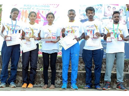 ആരോഗ്യവും സൗഹാര്‍ദവും ഉദ്‌ഘോഷിച്ച് കാസര്‍കോട് മാരത്തണ്‍