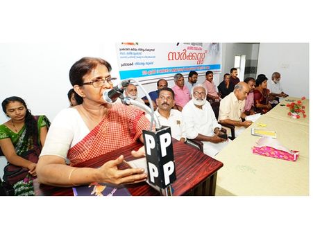 ‌വര്‍ത്തമാന കാല അന്വേഷണവുമായി സര്‍ക്കസ് കവിത സമാഹാരം പ്രകാശനം ചെയ്തു