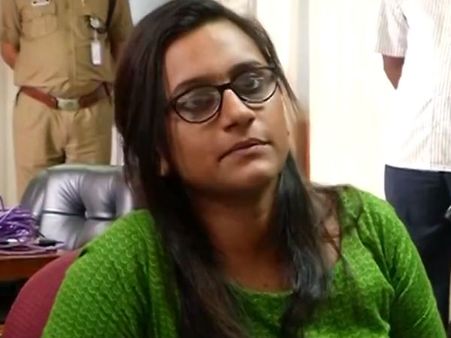 കെഎസ്ആർടിസി ബസിനെ പ്രണയിച്ച പെൺകുട്ടി! ചങ്ക് ബസിനെ ഈരാറ്റുപേട്ടയിൽ എത്തിച്ച റോസ്മി...