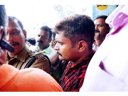 റേഡിയോ ജോക്കി വധം: മുഖം മൂടിയില്ലാതെ പ്രതികളെത്തി