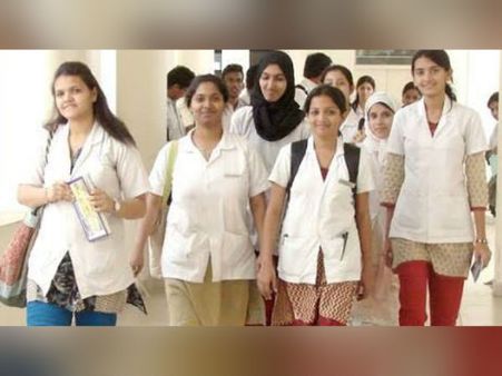 കരുണാമെഡിക്കൽ കോളേജ് വിഷയം: കോളേജിലേക്കുള്ള യുവമോർച്ച മാർച്ചിൽ സംഘർഷം