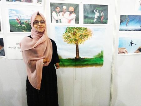 നൂര്‍ ജലീല വരക്കുന്നത് ജീവിതം തകര്‍ന്നെന്ന് കരുതി വേവലാതിപ്പെടുന്നവര്‍ക്ക് വേണ്ടി