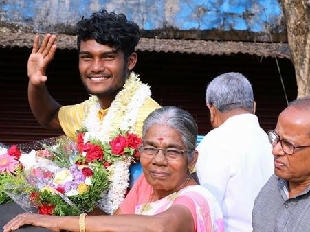 കേരള ഫുട്ബാൾ ടീം താരം രാഹുലിന് സർക്കാർ ജോലി മാത്രമല്ല... വീടും, രാഹുലിന് ഇരട്ടി മധുരം!