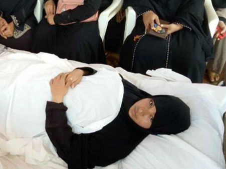 കോട്ടക്കൽ ബൈപ്പാസ് സമരം; ഷബീന ബീഗത്തെ പോലീസ് അറസ്റ്റ് ചെയ്തു... വാഹനത്തിലേക്ക് വലിച്ചിഴച്ചു...