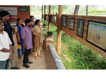 വര്‍ണ കൂട്ടുകളില്‍ കലയുടെ കാവ്യമൊരുക്കി ശിഫാനയുടെ ചിത്രപ്രദര്‍ശനം